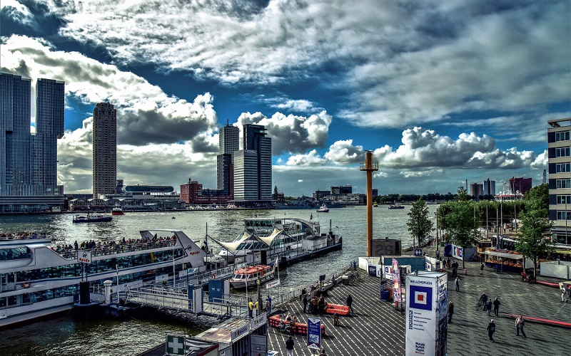 2024年第一季度鹿特丹港处理330万标准箱