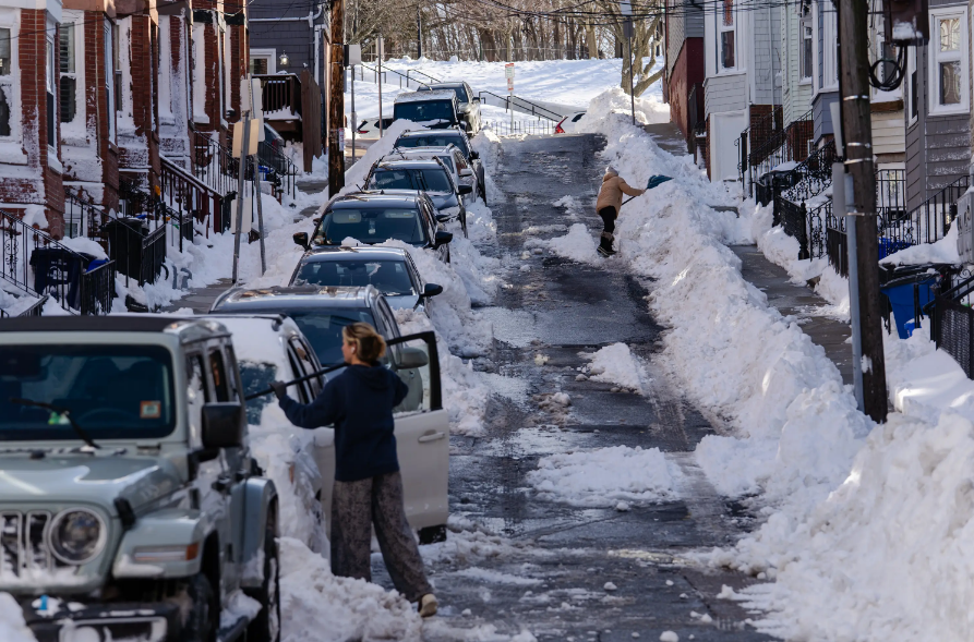 第二波暴雪再袭美东,跨境物流承压!亚马逊卖家单量“对半砍” 第二波暴雪再袭美东,跨境物流承压!亚马逊卖家单量“对半砍”
